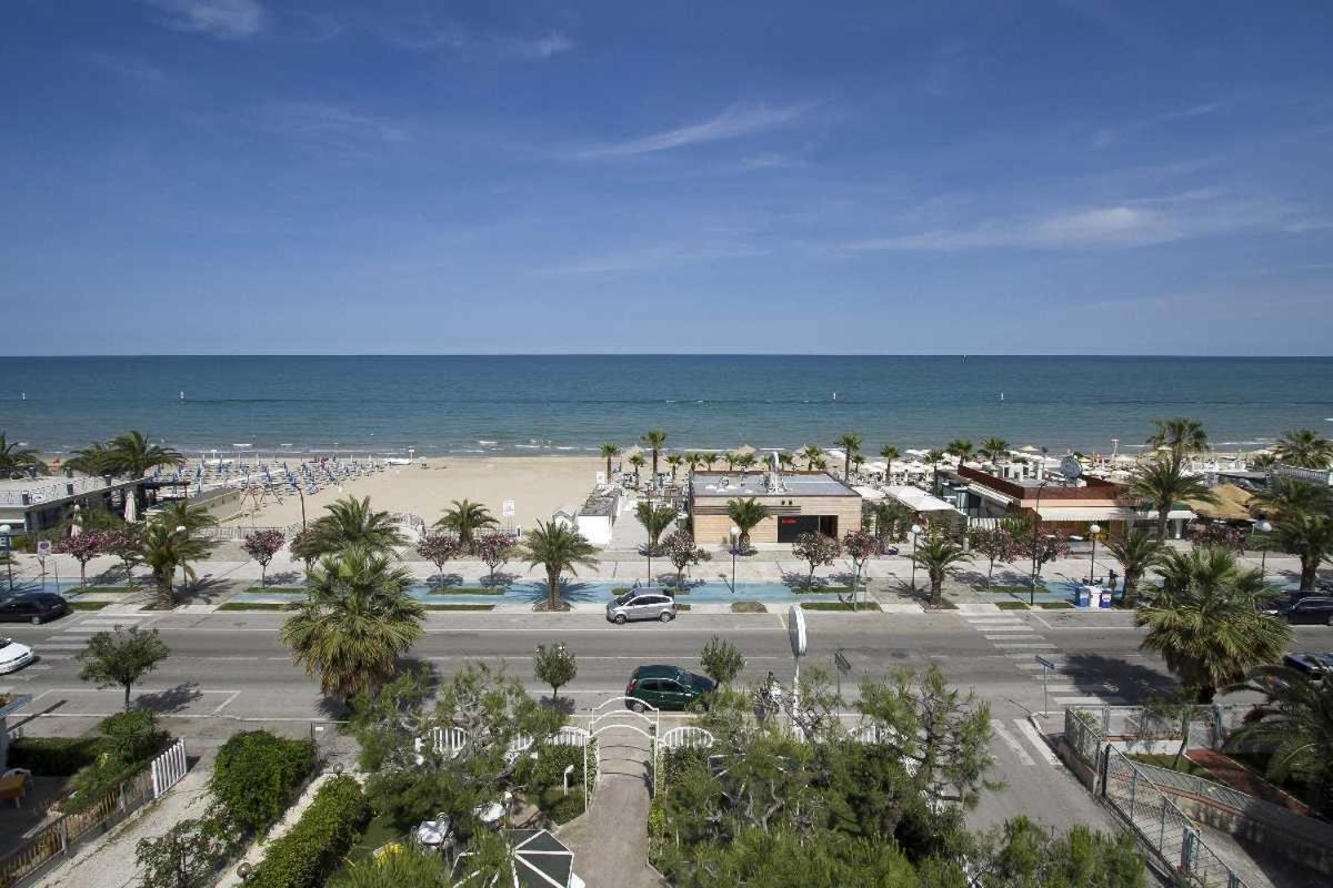 Hotel La Maestra Grottammare Esterno foto