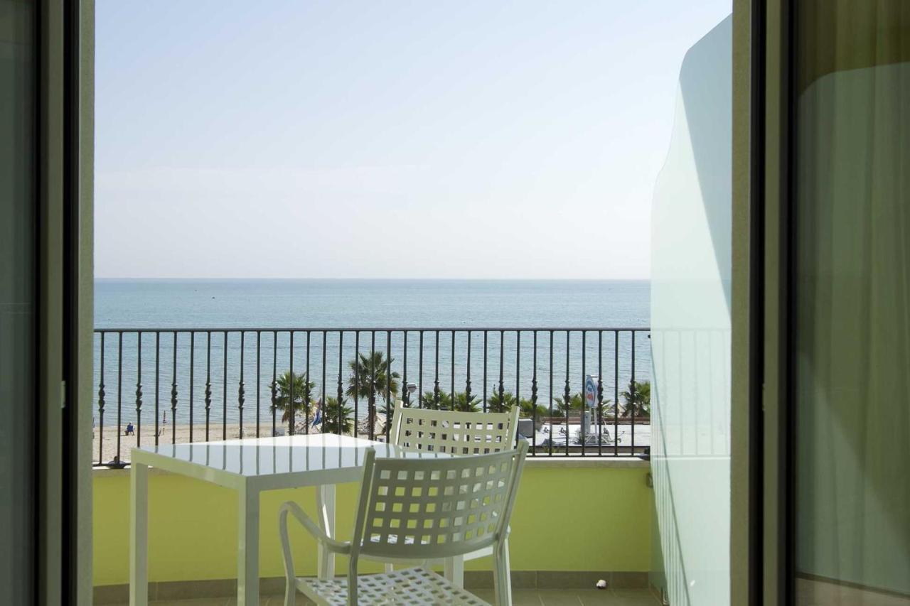 Hotel La Maestra Grottammare Esterno foto