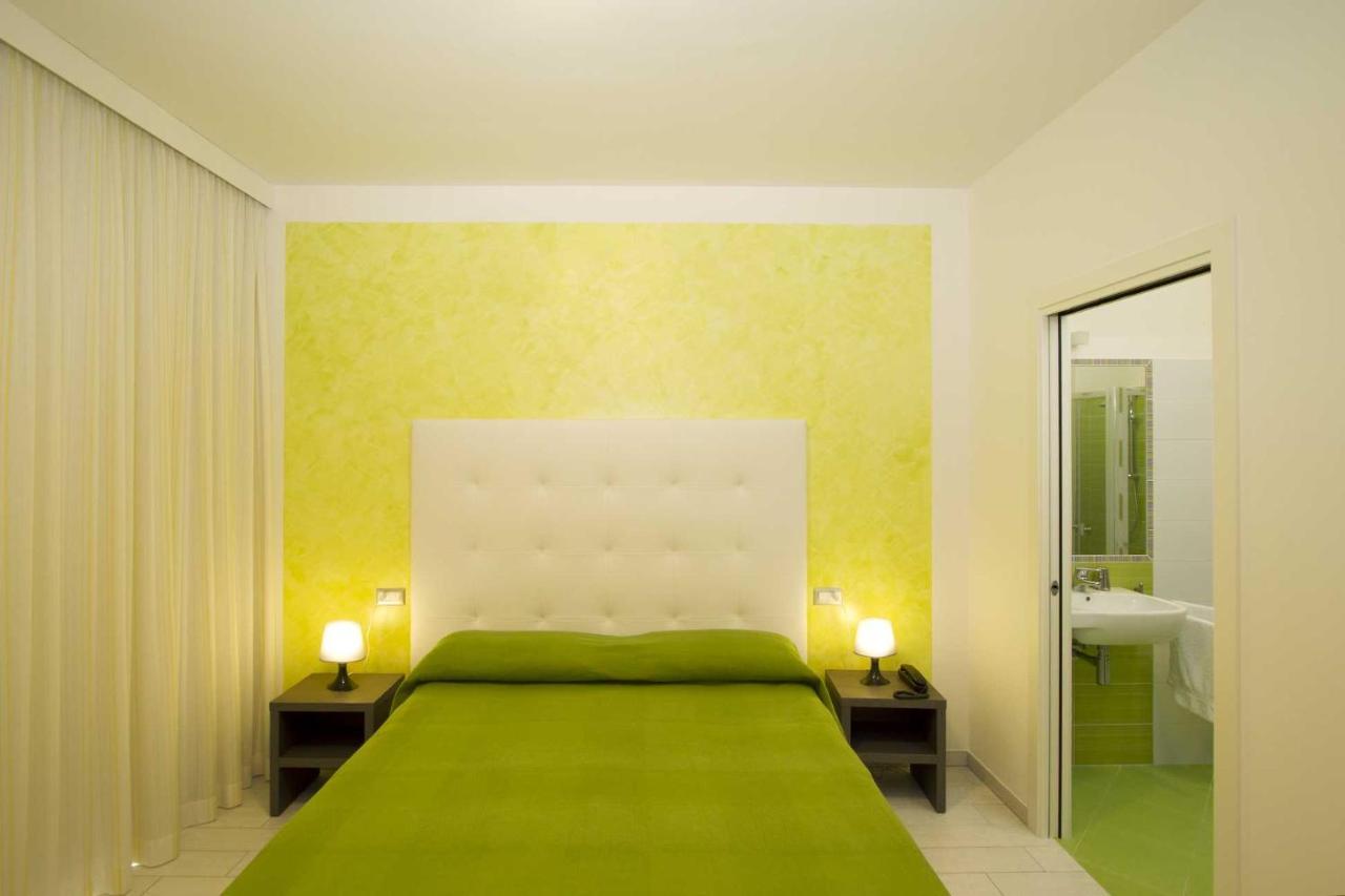 Hotel La Maestra Grottammare Esterno foto